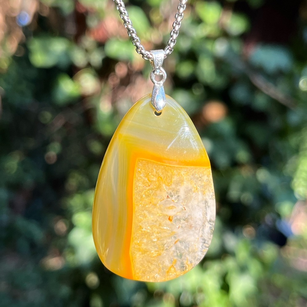 Silver plated yellow agate quart pendant